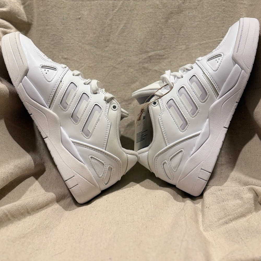 Men’s
Adidas Classic White Basketball Trainers size 8 - Picture 6 of 10